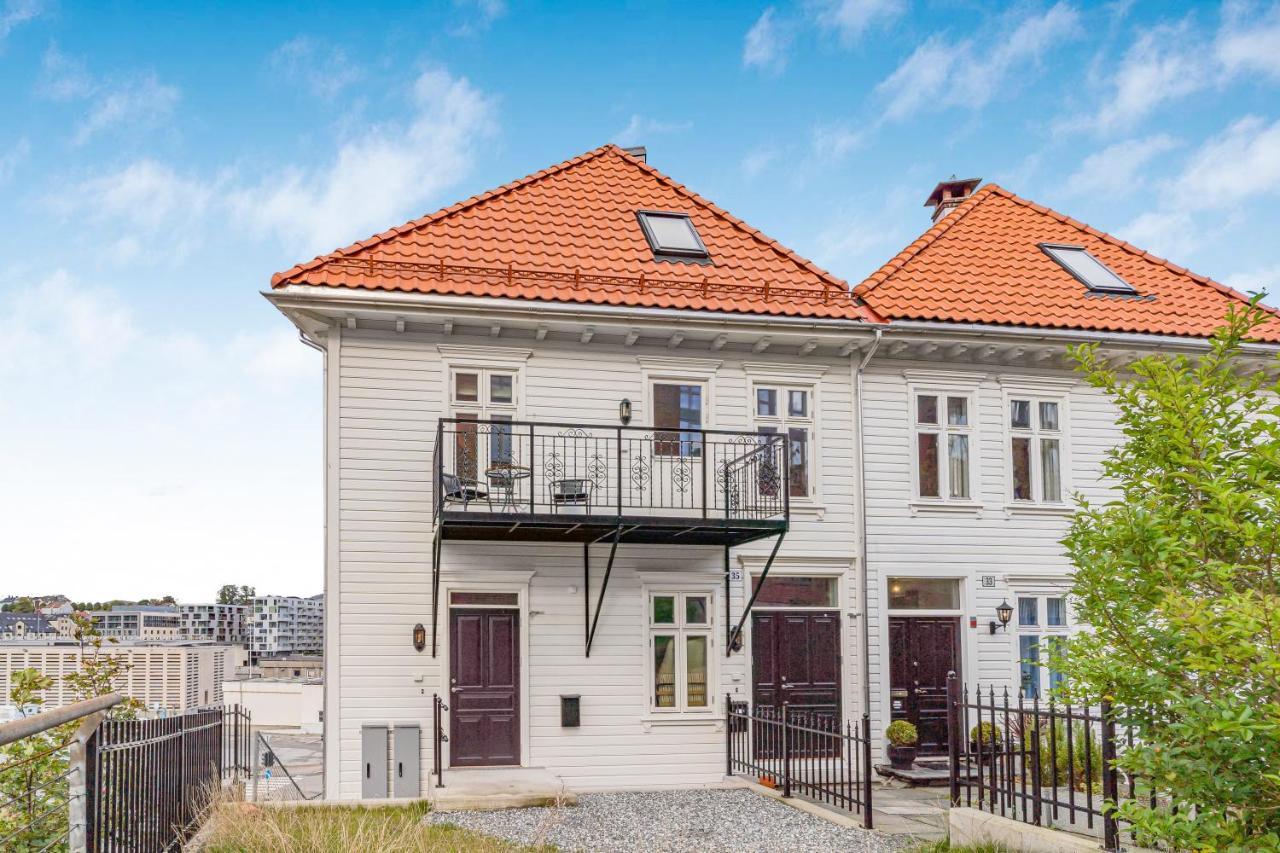 Contemporary City-Apartement With Views Of The Dock! Берген Экстерьер фото